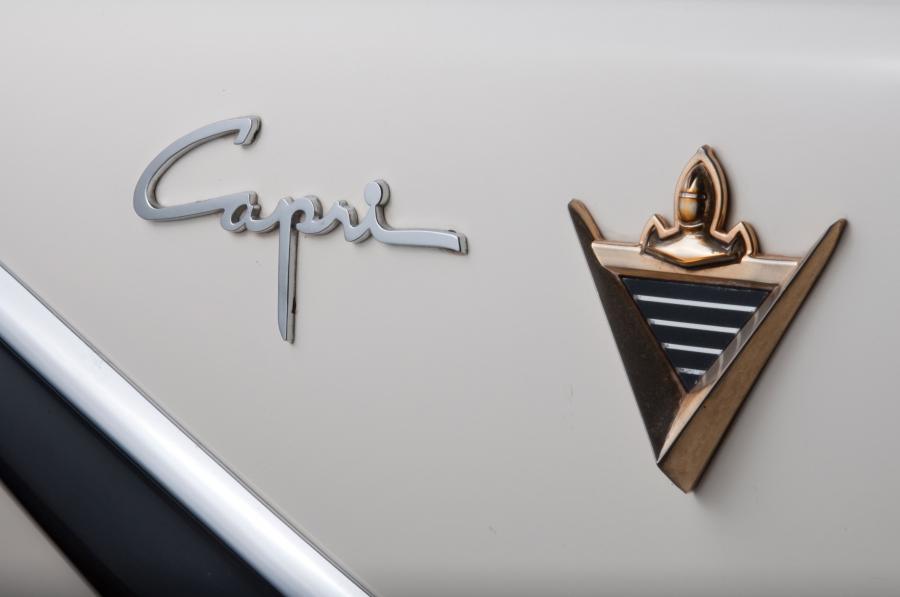 Логотип Lincoln Capri Special Custom Convertible (76A) 1955 года  (фото 14 из 39)